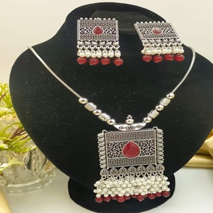 Earings & Necklace